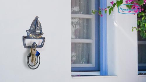 HomeHand Wall Decor | Metal Keys Holder